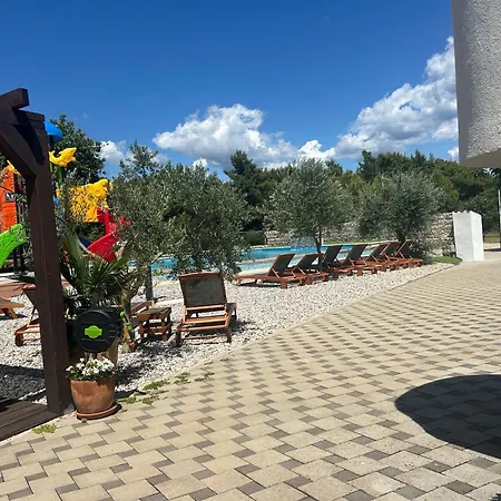 Daisy Kamper Apartament Banjole