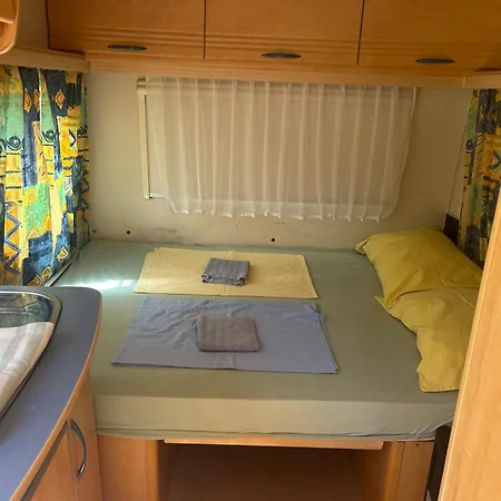 Daisy Kamper Apartment *