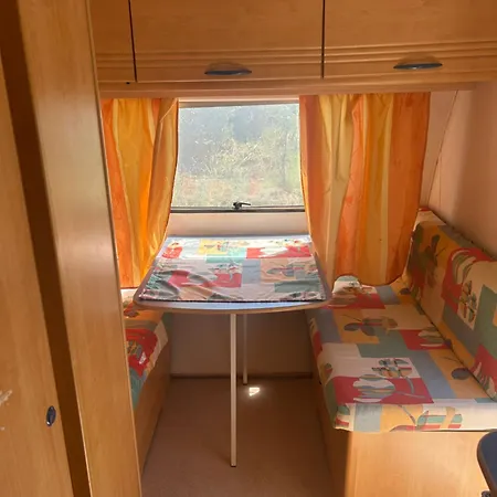 Daisy Kamper Apartment